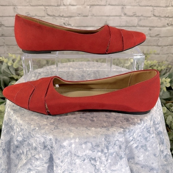 Massini Amelia Red Faux Suede Cross-Band Pointed Toe Comfort Flats WMS 8.5M❤️GUC - Picture 7 of 11